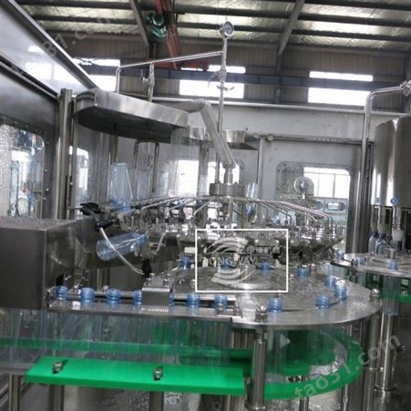 8000瓶瓶装支装矿泉水生产机械设备 三合一填充机 塑料瓶灌装生产机器