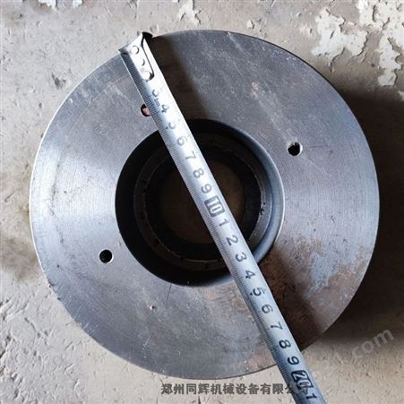 混凝土搅拌机铸铁托轮直径190mm内径90mm可装6210轴承滚轮托轮支撑轮