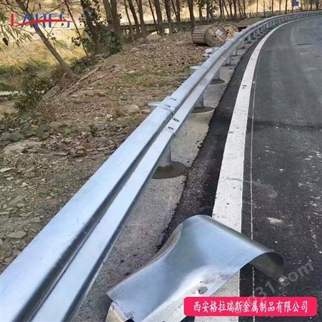 波形钢板护栏 高速路防护栏 乡村公路防撞护栏板 送货安装