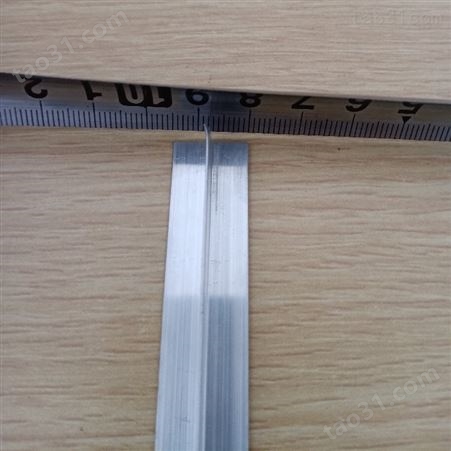 奎峰优质供应穿孔吸音复合板专用几字形铝压条 梅花状压盘 30*30L铝边角每根价格