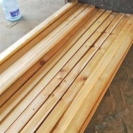 呈果木业建筑木方批发工地木方生产加工定制厂家现货